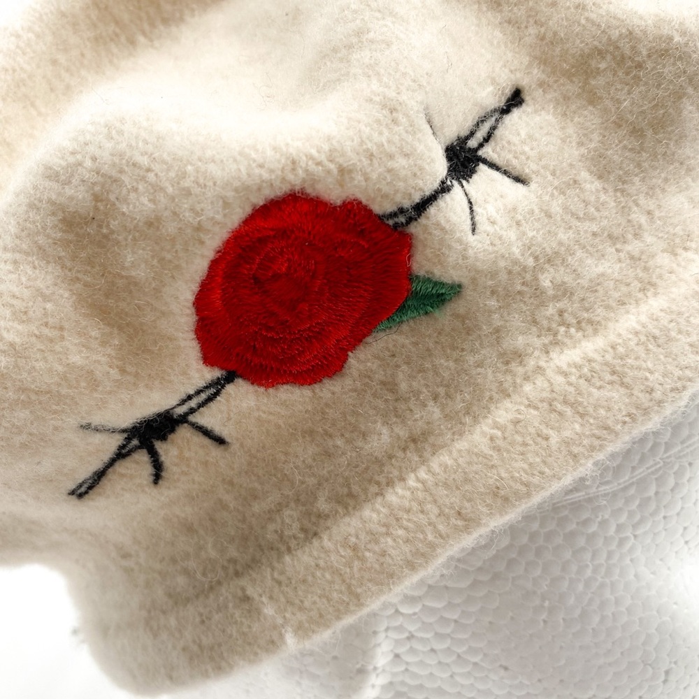 DESERT DREAMER Barbed Wire Rose White Beret - Picture 6 of 8